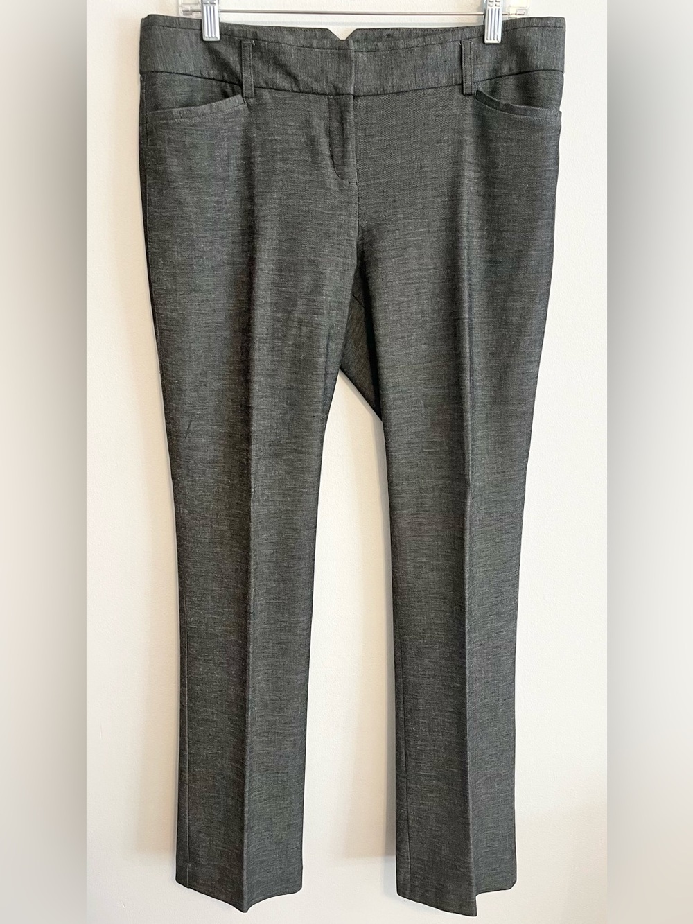 Express Women’s Charcoal Gray Straight Leg Dress Pants. Size 8